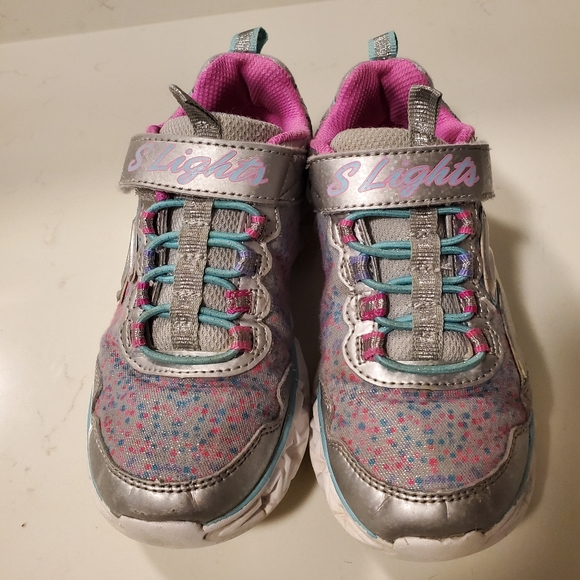 can skechers light up shoes be washed